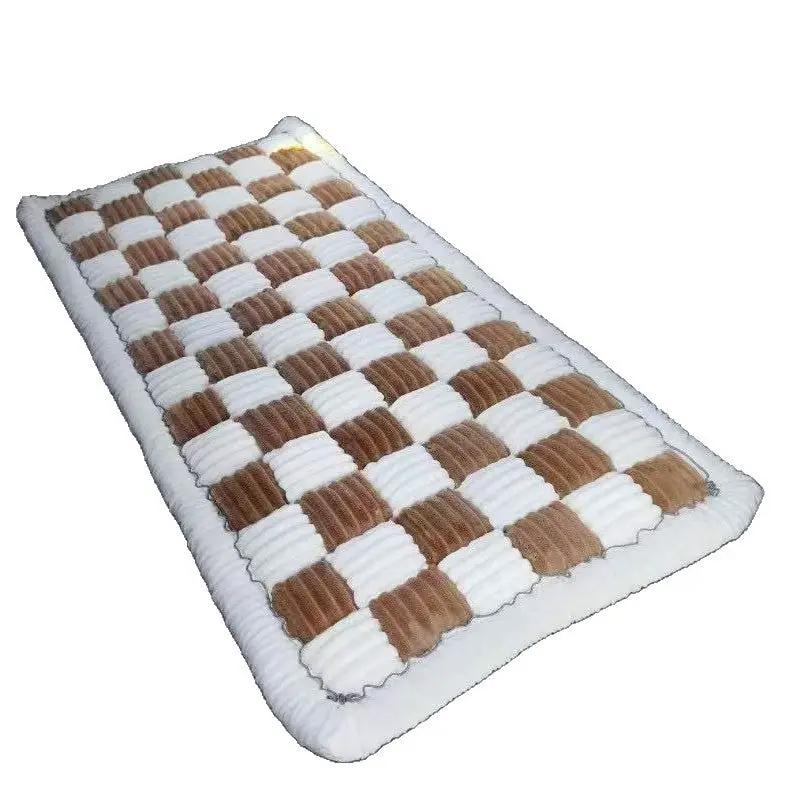 Sleeping Car Mat Pet Thickened Seat Pad Car Back Seat Checkered Dog Bed In Stock Factory Wholesale by eprolo